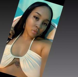 631397871: Chica busca chico en Lérida