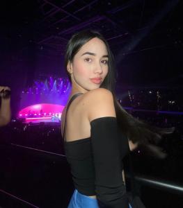 610658218: Chica busca chico en Cádiz