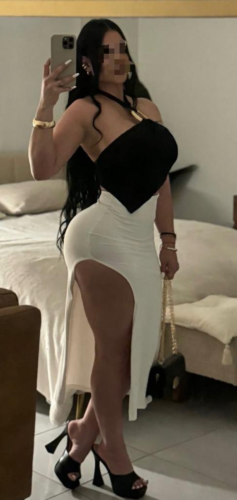 687095621: Chica busca chico en Lérida