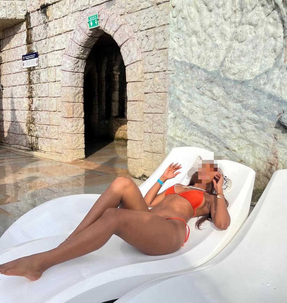 633360443: Chica busca chico en Pontevedra