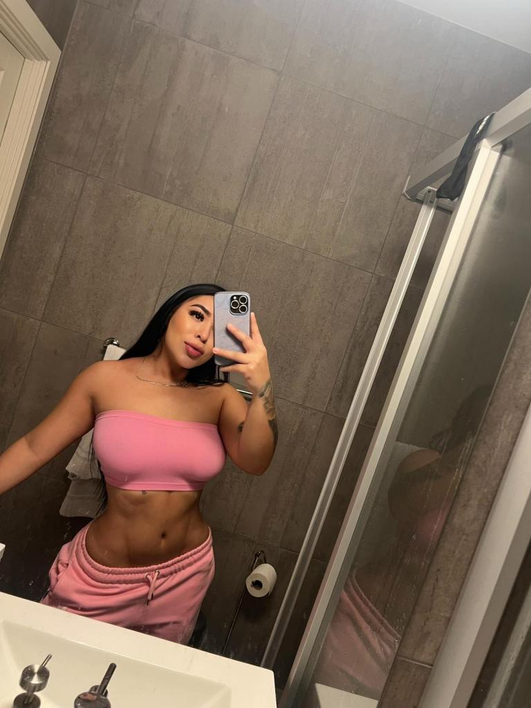 617492072: Chica busca chico en Barcelona