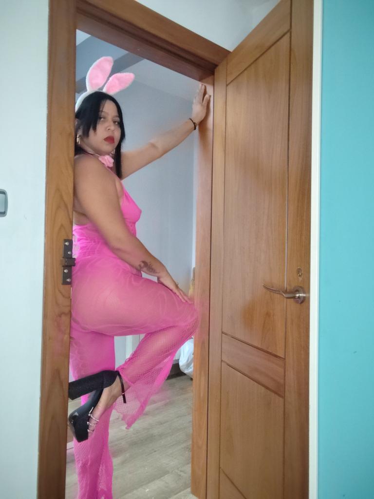 Chica busca chico en Almería: 
