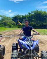 605459637: Chico busca chica en Madrid