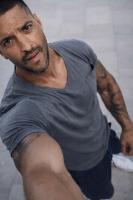 667560161: Chico busca chica en Alicante