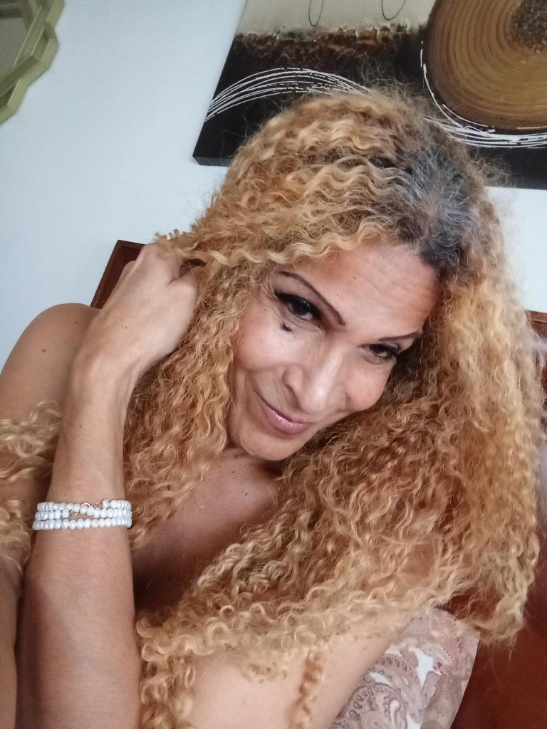 602502512: Travesti en León