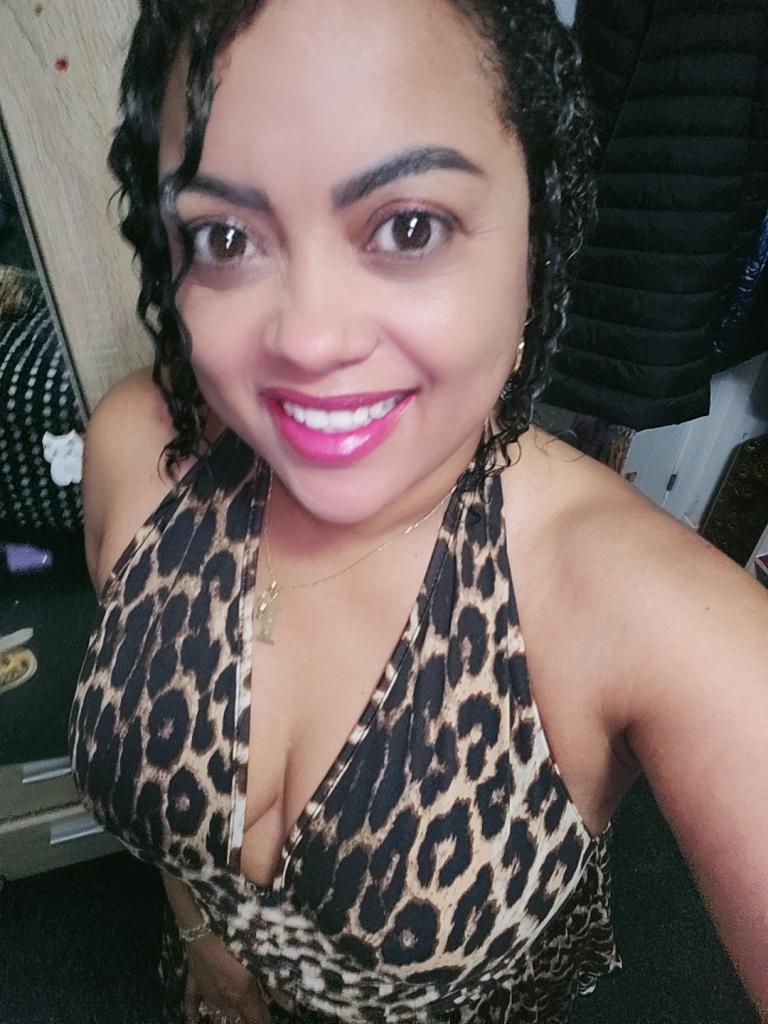 Chica busca chico en Zaragoza: Chica busca chico