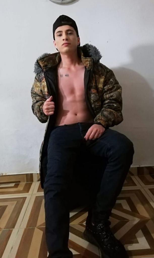 602871442: Chico busca chica en Barcelona