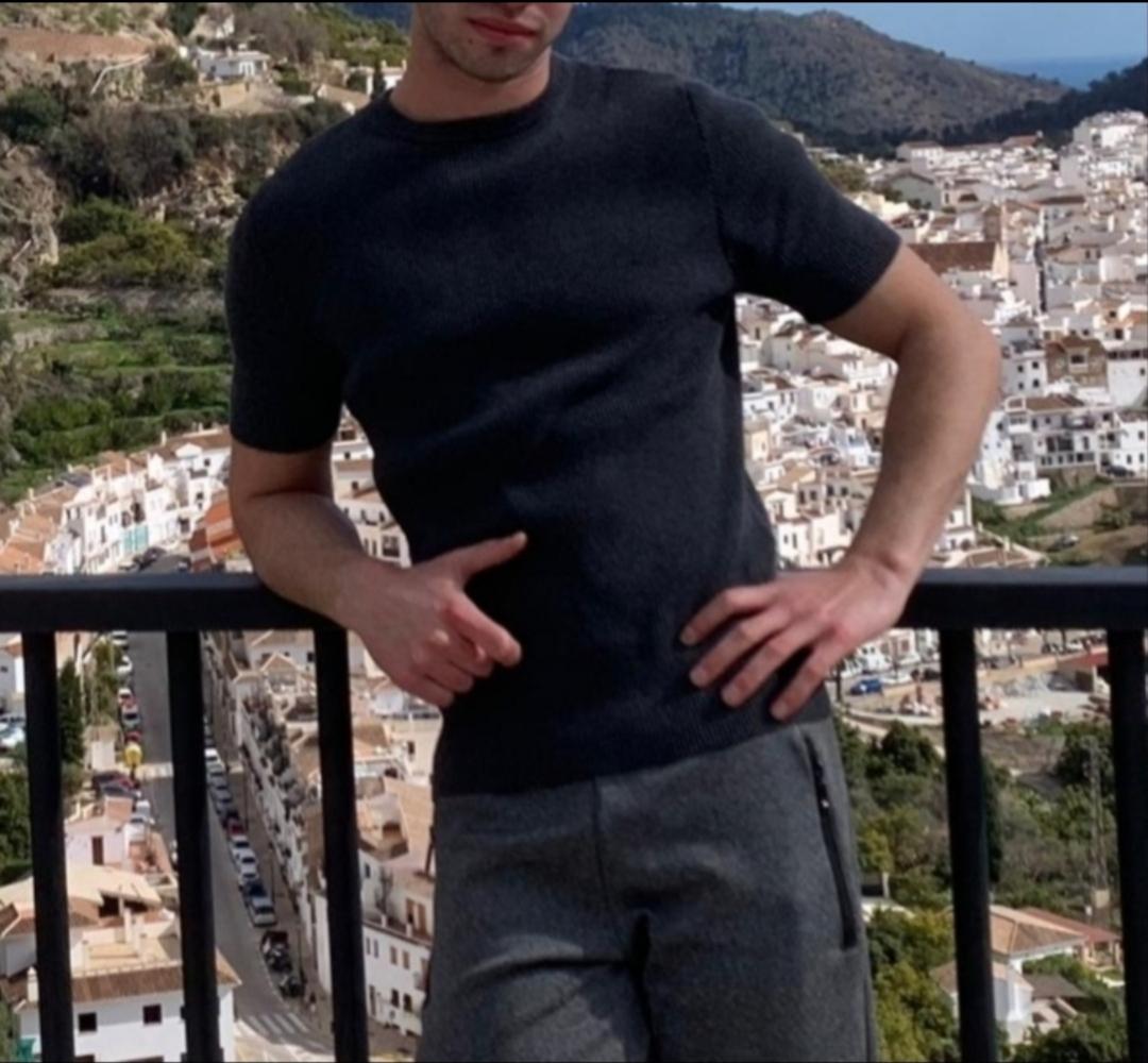 Chico busca chica en Granada: 