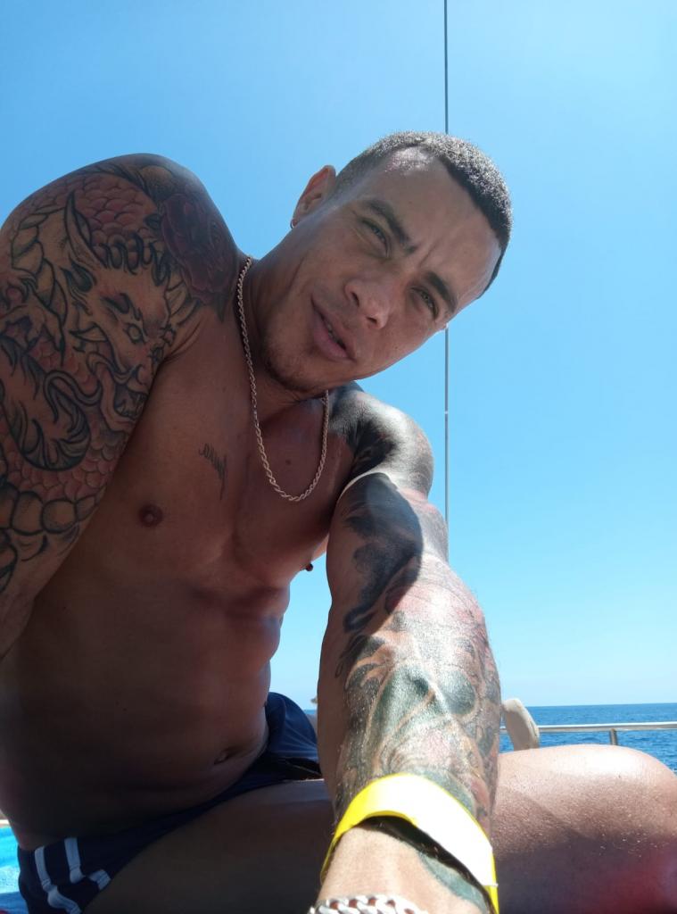 Chico busca chica en Las Palmas: 