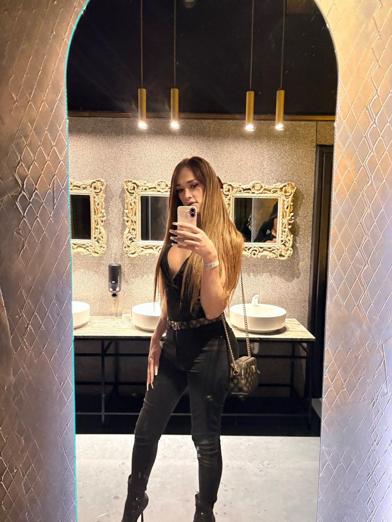 677882549: Travesti en Madrid