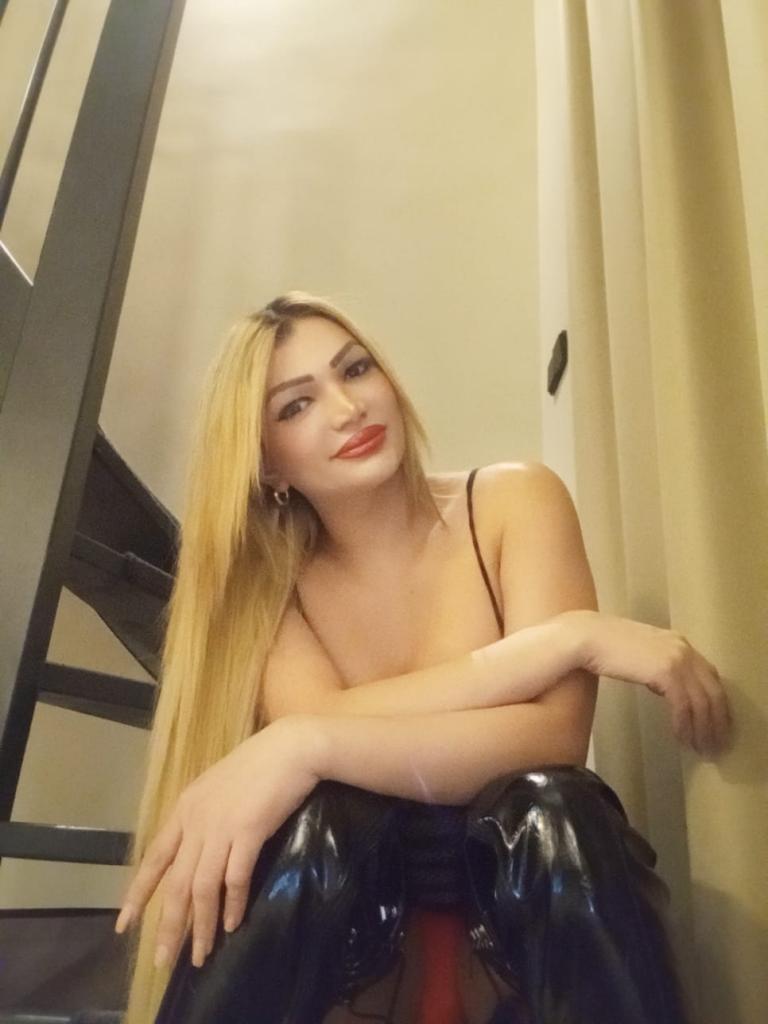 641552704: Transexual en La Coruña