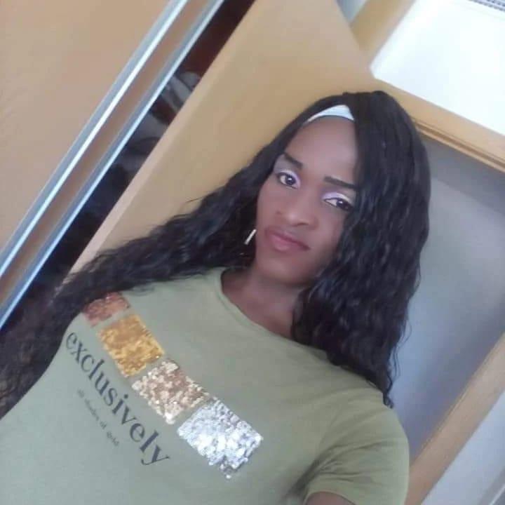 Chico busca chica en Sevilla: 