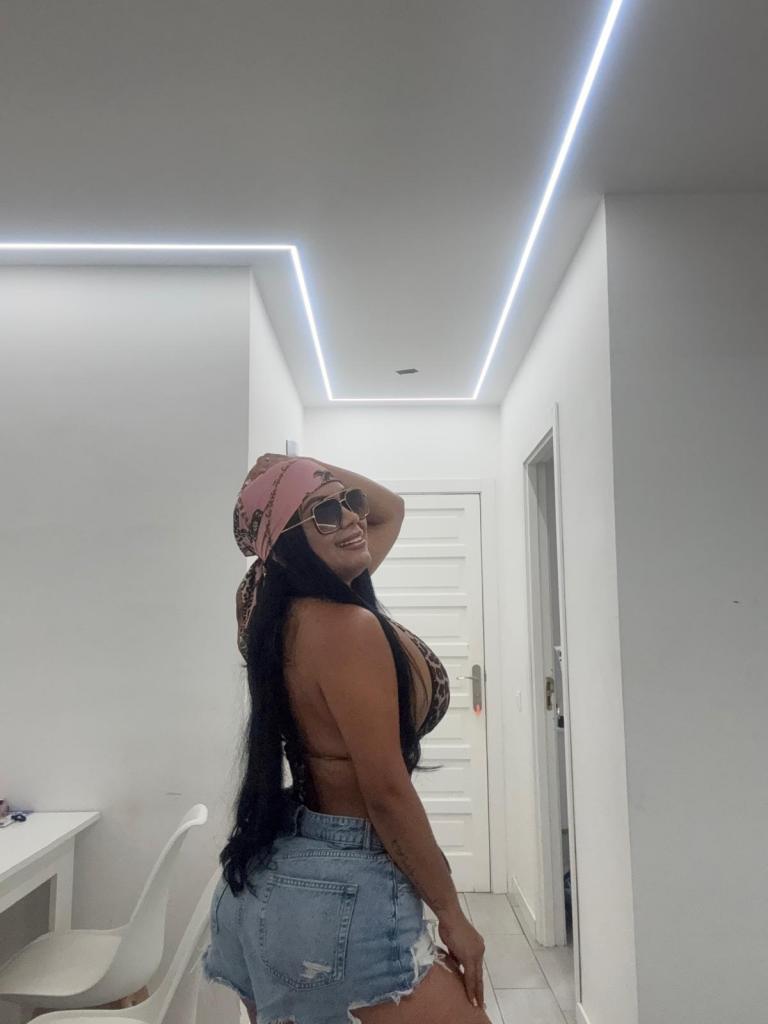 Chica busca chico en Tenerife: 