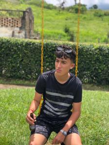 643645885: Chico busca chica en Sevilla