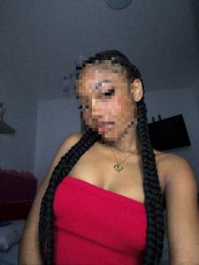 663207952: Chica busca chico en Málaga