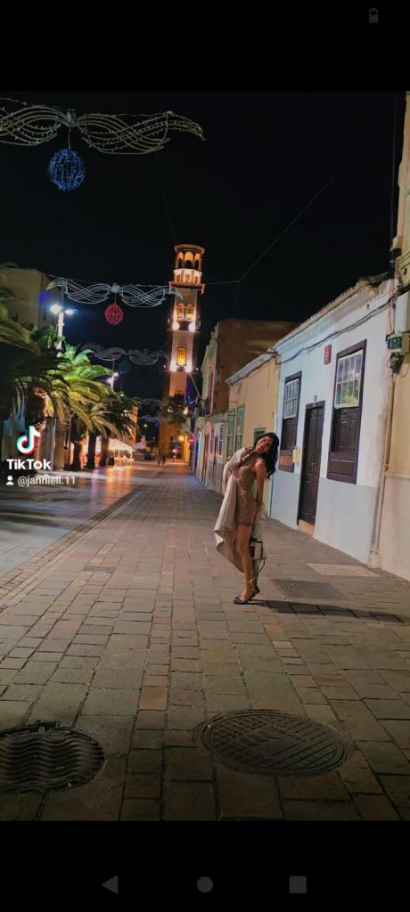 Chica busca chico en Tenerife: 