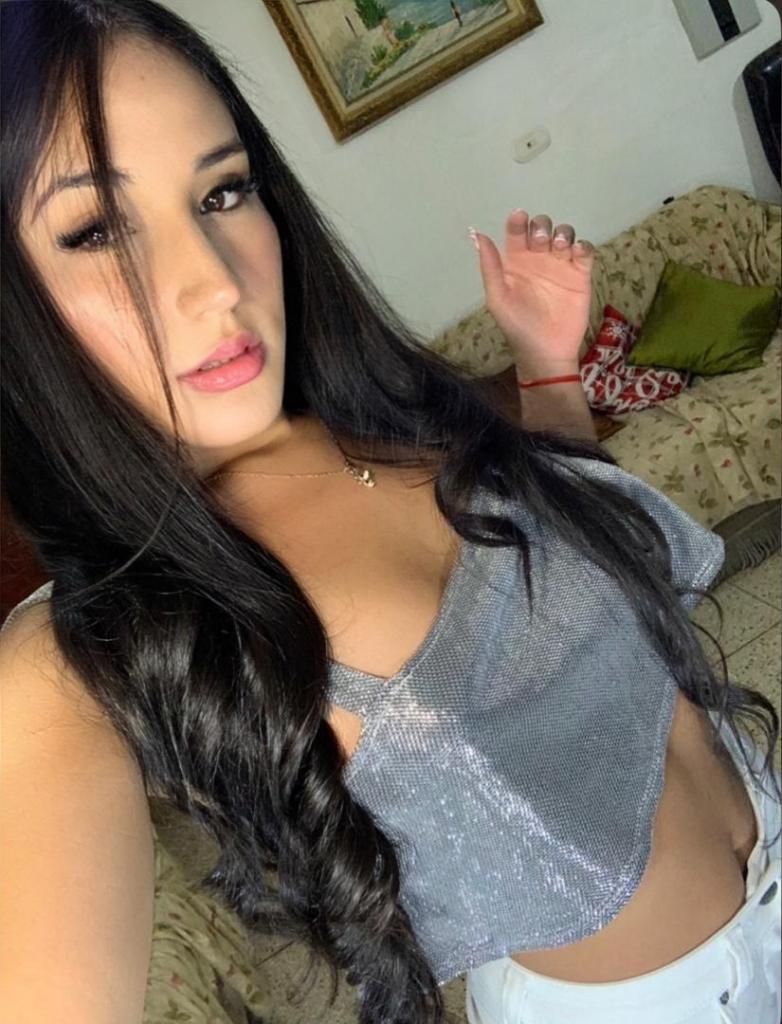 614817119: Chica busca chico en Barcelona