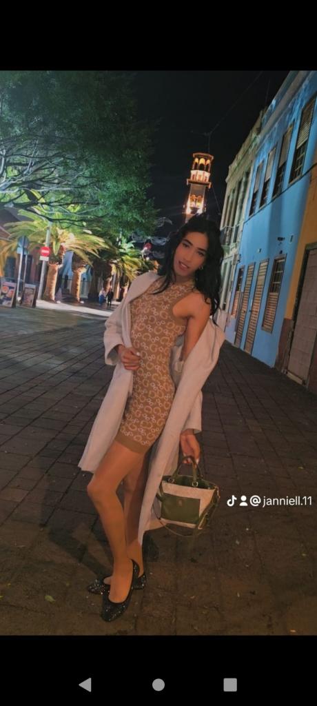 Chica busca chico en Tenerife: 