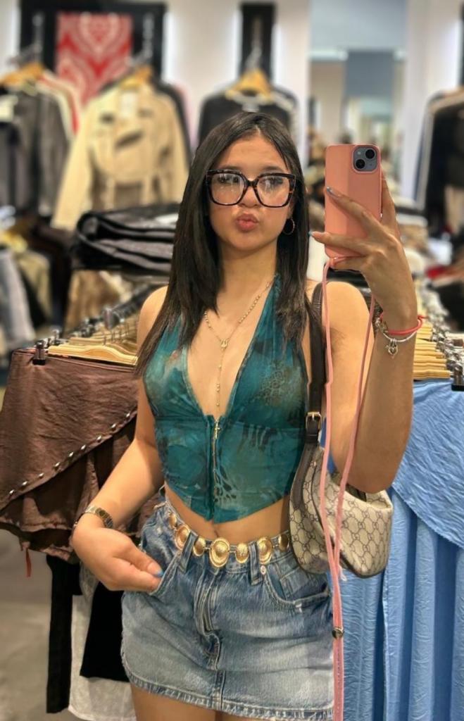 610766584: Chica busca chico en Barcelona
