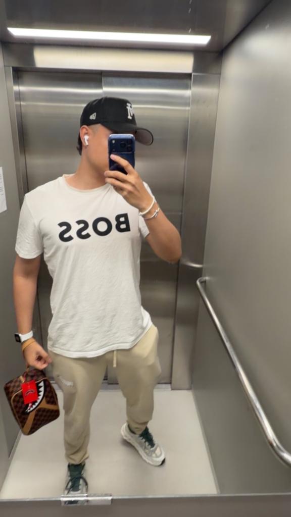 633943402: Chico busca chica en Valencia
