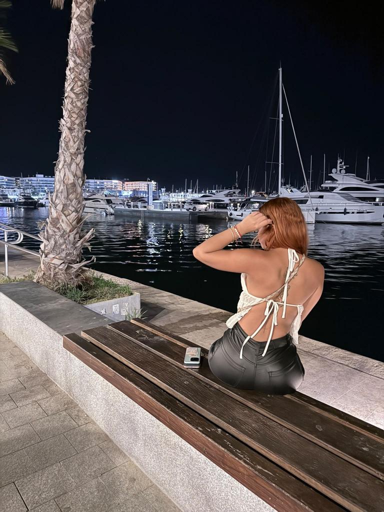 673457785: Chica busca chico en Alicante
