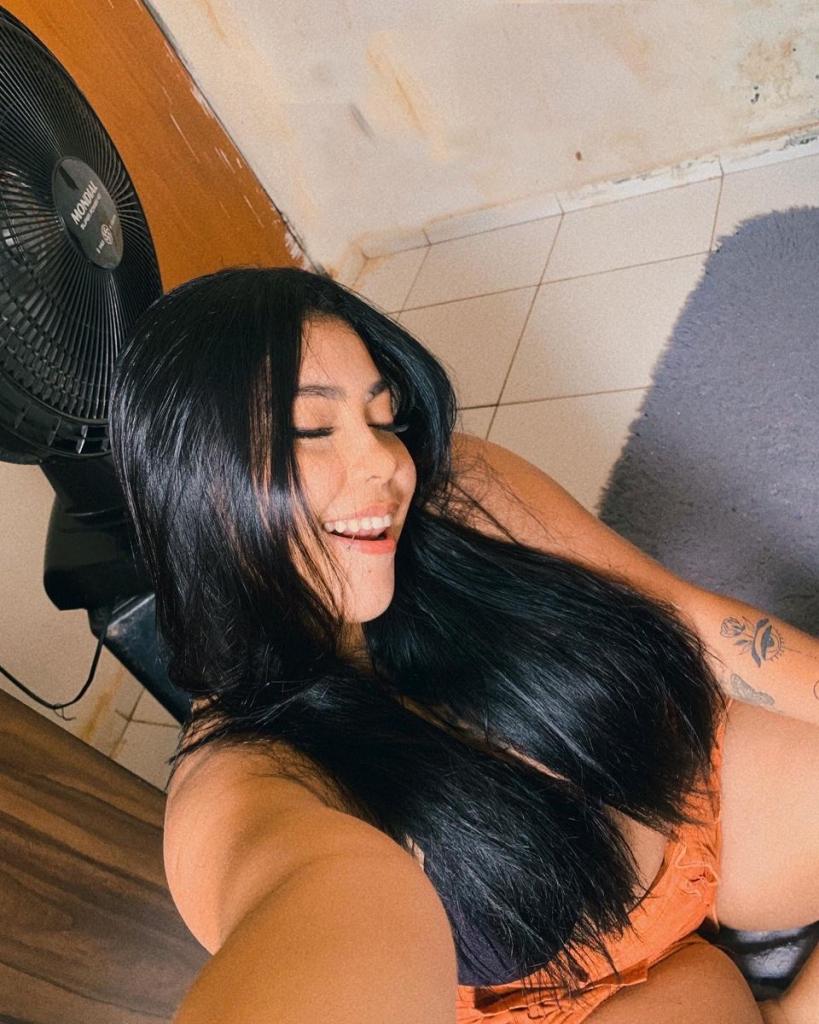 Chica busca chico en Tenerife: 