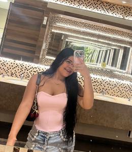 613755193: Chica busca chico en Sevilla