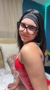 674624205: Chica busca chico en Barcelona