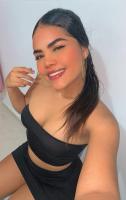 613755193: Chica busca chico en Sevilla