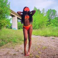 615435284: Chica busca chico en León