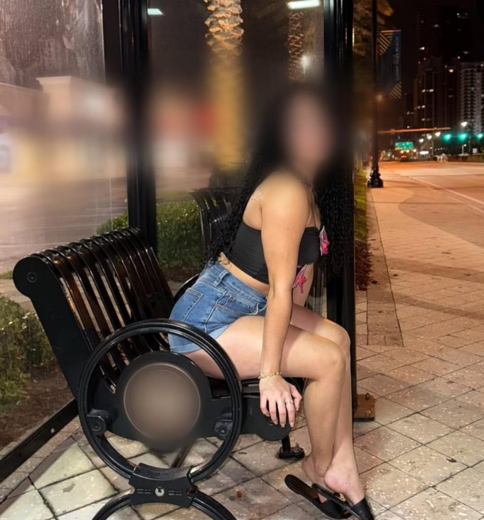 Chica busca chico en Tenerife: 