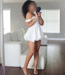 631171720: Chica busca chico en Barcelona