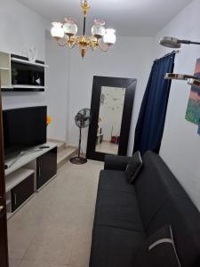 674852649: Chica busca chico en Madrid