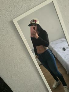602895270: Chica busca chico en León