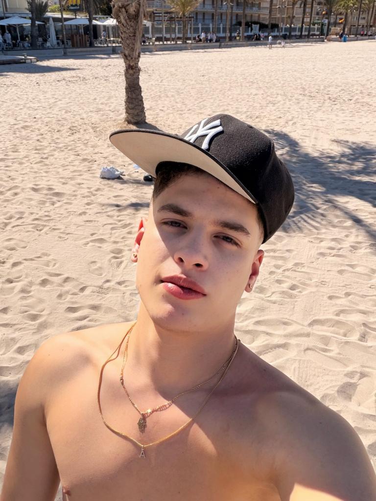 624893617: Chico busca chica en Madrid
