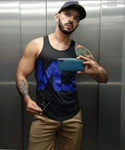 Chico busca chica en Tenerife: 