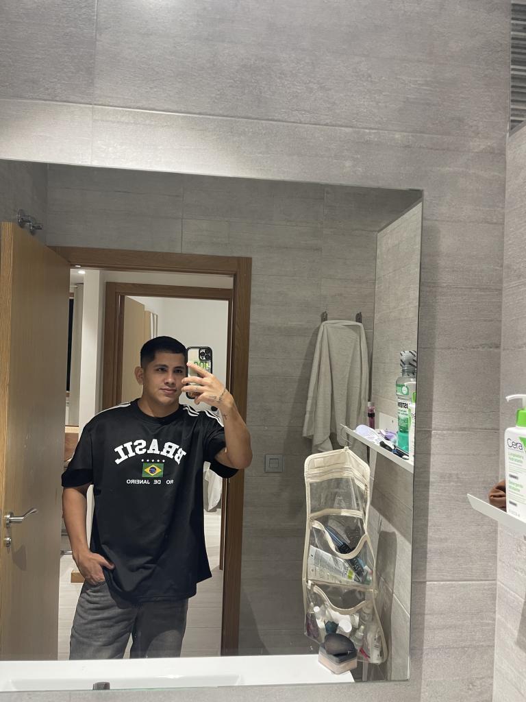 613637662: Chico busca chica en Almería