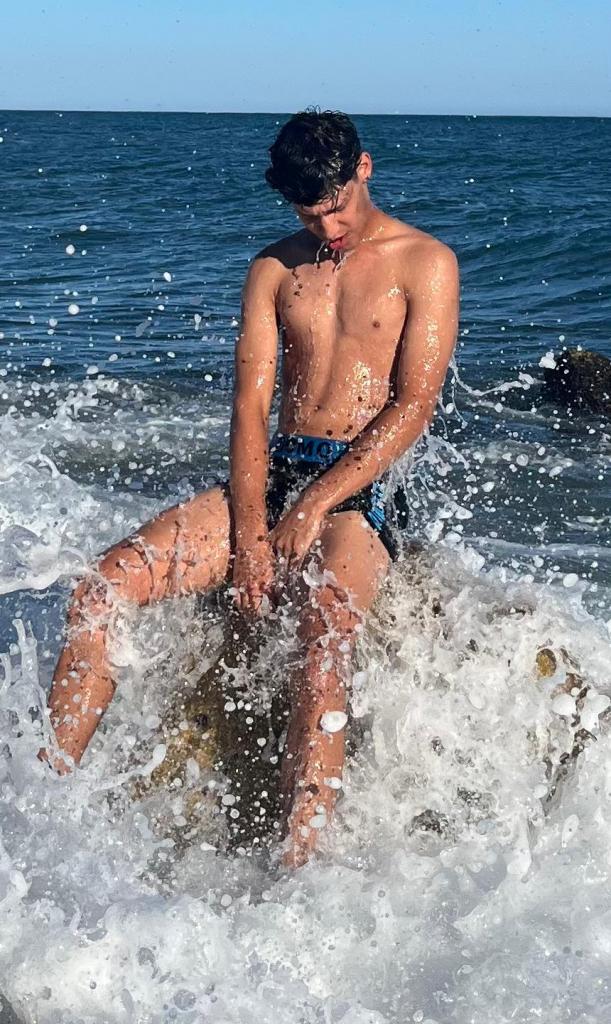 674344545: Chico busca chica en Málaga