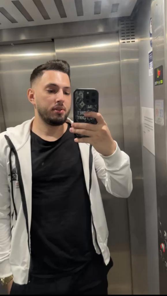 Chico busca chica en Almería: 