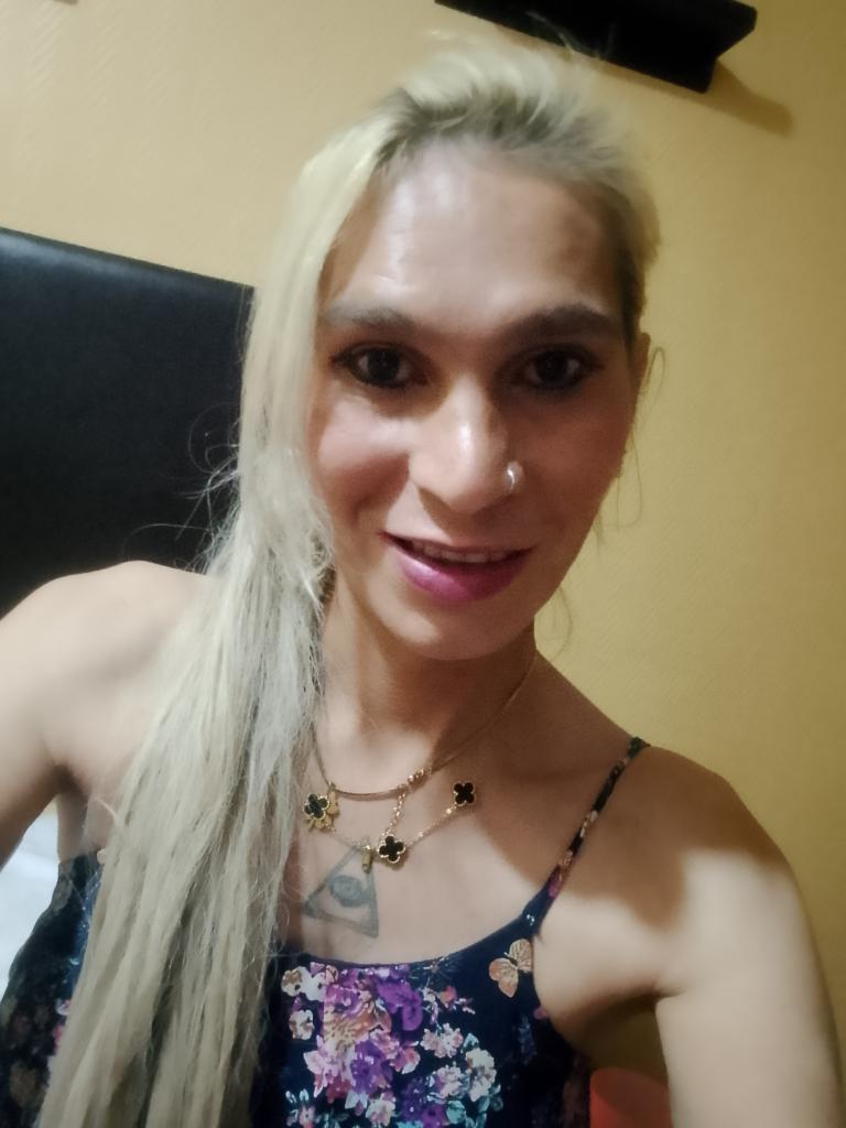 663825496: Travesti en Valencia