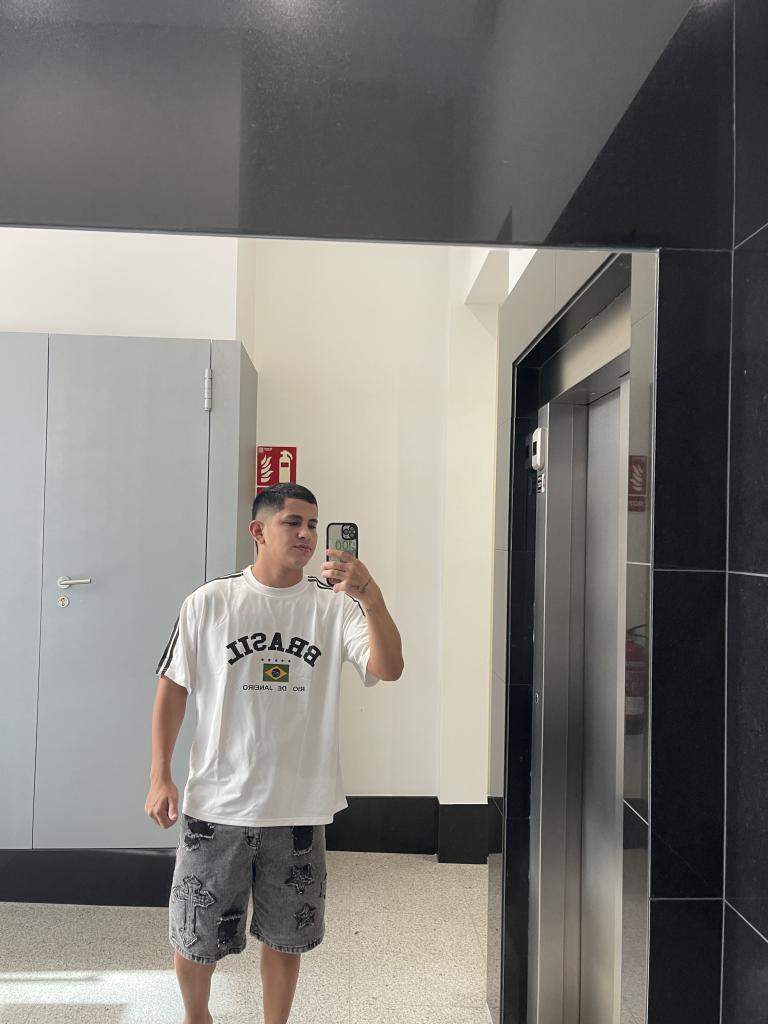 Chico busca chica en Almería: 