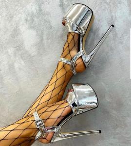 Chica busca chico en Lérida: 