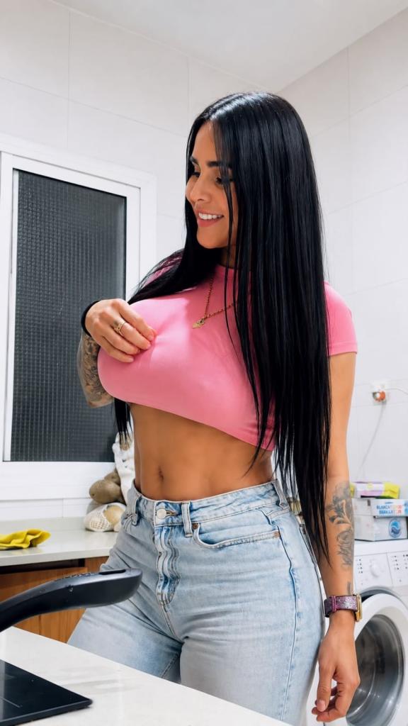 Chica busca chico en Almería: Chica busca chico