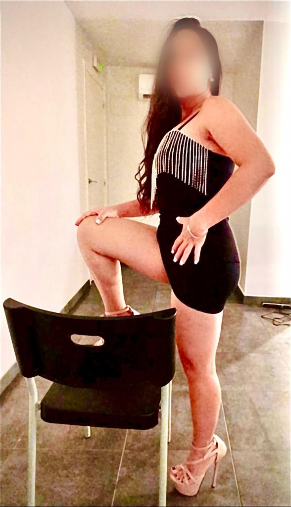 Chica busca chico en Granada: Chica busca chico