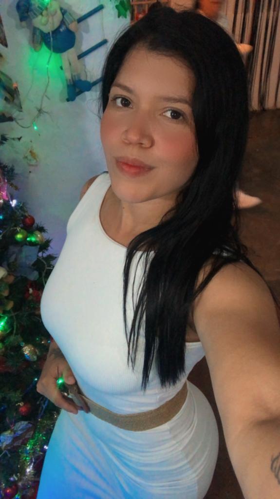 691845288: Chica busca chico en Barcelona