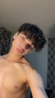 647270799: Chico busca chica en Murcia