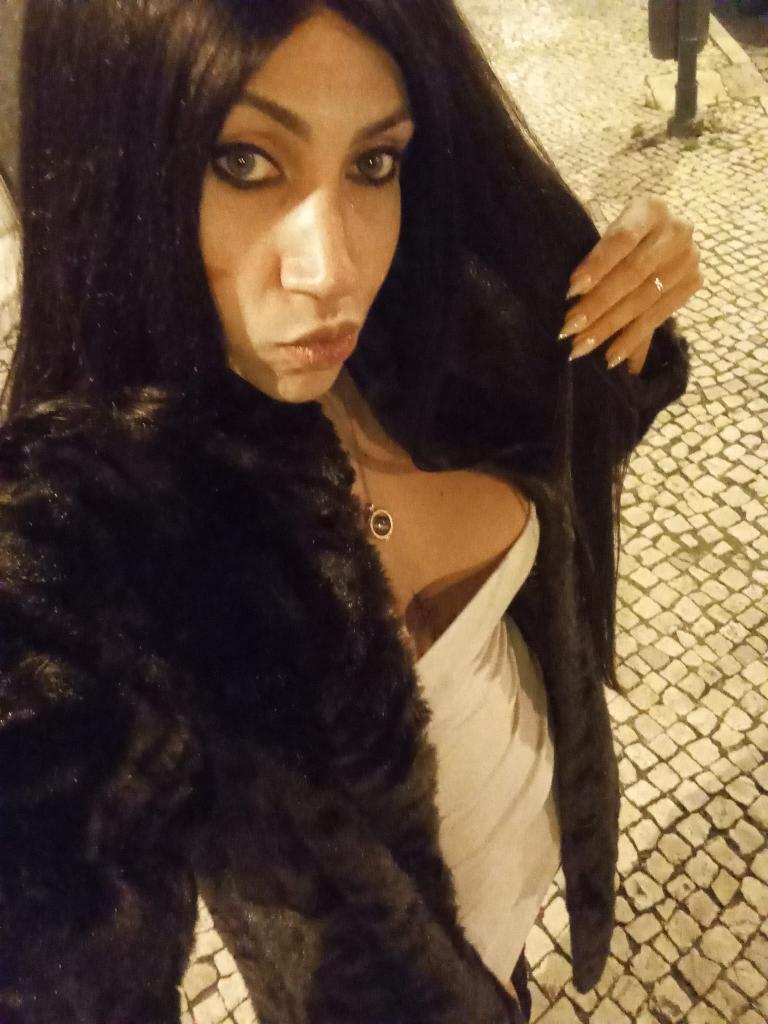 614940297: Travesti en Asturias