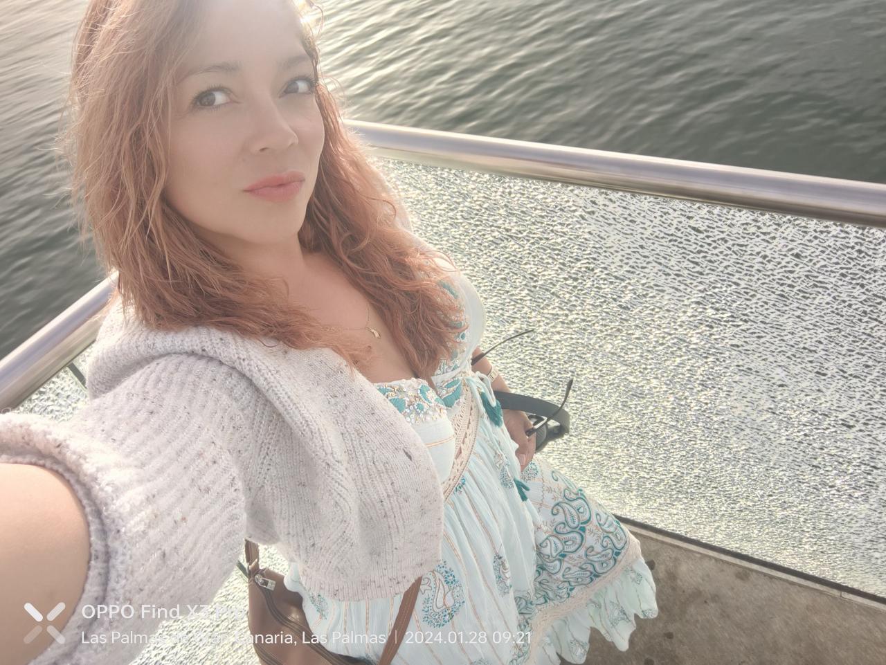 697868450: Chica busca chico en La Coruña