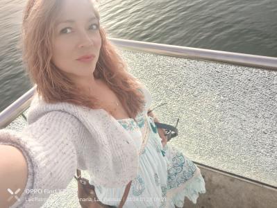 697868450: Chica busca chico en La Coruña