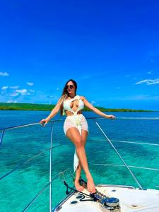 624856411: Chica busca chico en Ibiza